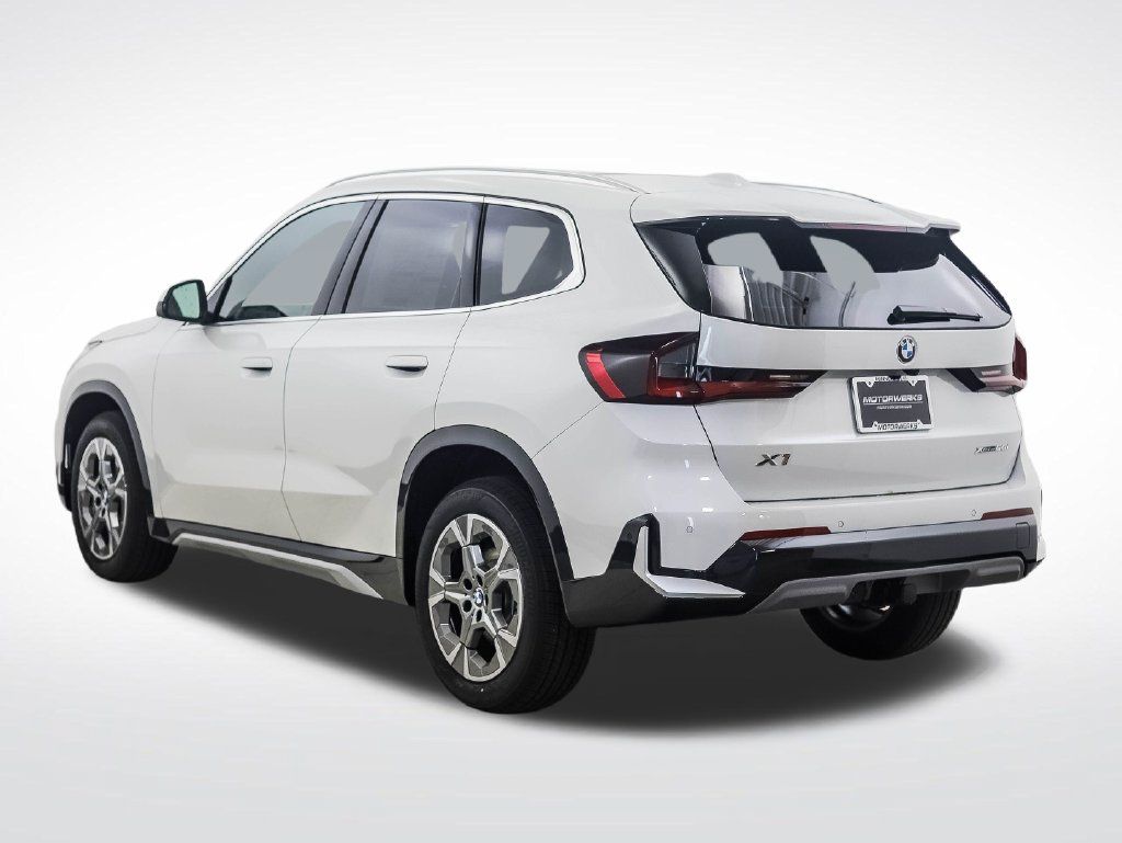 Used 2026 BMW X1 xDrive28i w/ Technology Package AWD/4WD image 3