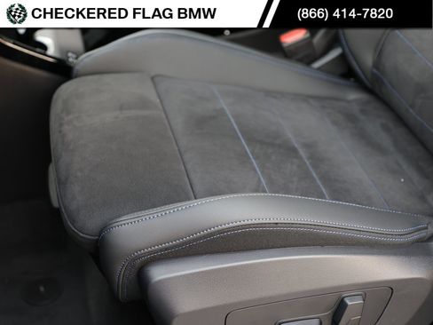 Used 2025 BMW X1 xDrive28i w/ Technology Package image 23