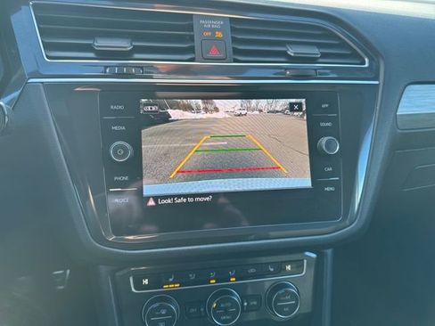 Certified 2021 Volkswagen Tiguan SE R-Line image 26