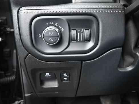 Used 2020 RAM 1500 Limited image 33