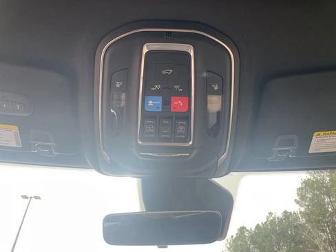 New 2025 Jeep Grand Cherokee Limited AWD/4WD image 19