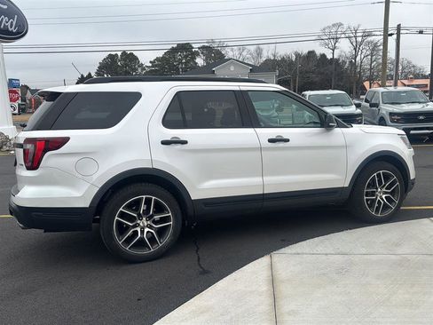 Used 2019 Ford Explorer Sport image 9