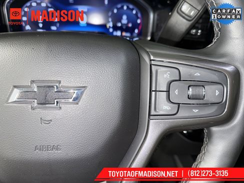 Used 2025 Chevrolet Silverado 2500 ZR2 w/ Technology Package image 32