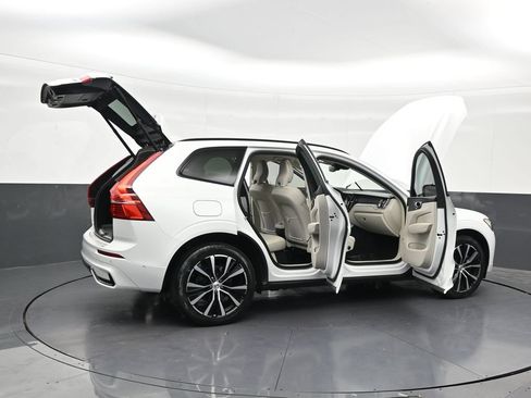 Used 2024 Volvo XC60 B5 Plus w/ Protection Package Premier AWD/4WD image 36