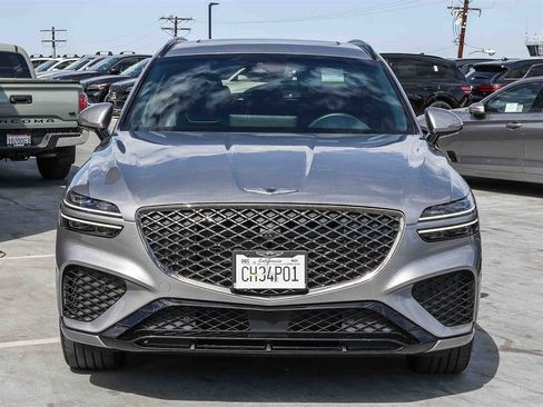 Used 2023 Genesis GV70 2.5T w/ Sport Prestige Package image 2