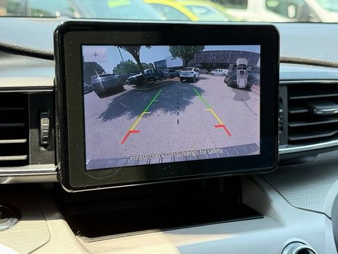 Used 2023 Ford Explorer XLT w/ Equipment Group 202A AWD/4WD image 20