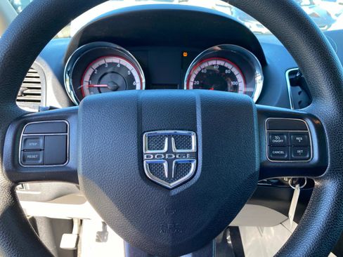 Used 2019 Dodge Grand Caravan SE image 13