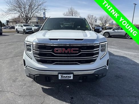 Used 2025 GMC Sierra 1500 SLT image 2