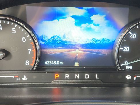 Used 2024 Ford Explorer XLT w/ Equipment Group 202A image 21