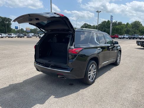 Used 2023 Chevrolet Traverse High Country AWD/4WD image 44