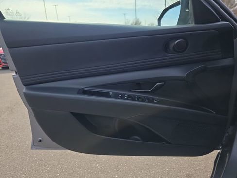 Certified 2025 Hyundai Elantra Sport image 37