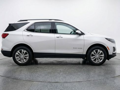 Used 2025 Chevrolet Equinox LT image 11
