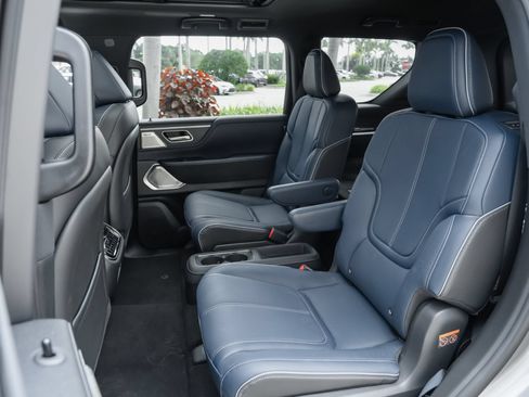 Certified 2026 INFINITI QX80 4WD w/ Sport Exterior Package image 19