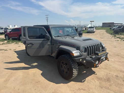 Used 2022 Jeep Gladiator Mojave w/ Cold Weather Group AWD/4WD image 22
