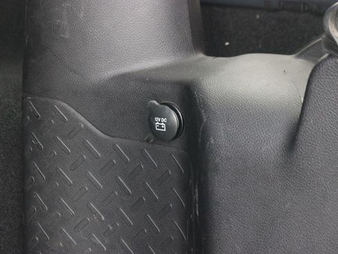 Used 2016 Jeep Wrangler Unlimited Rubicon w/ Connectivity Group AWD/4WD image 12