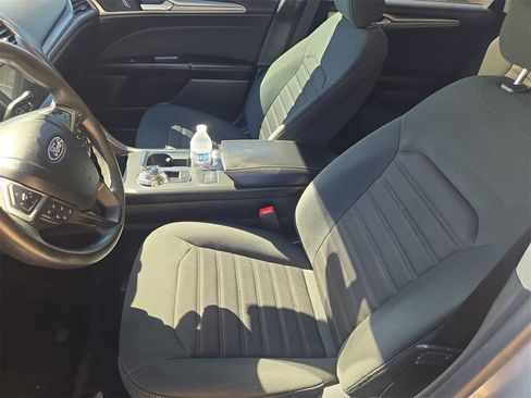 Used 2020 Ford Fusion SE image 14