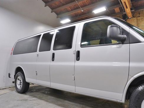 Used 2017 Chevrolet Express 3500 LT w/ LT Preferred Equipment Group image 9