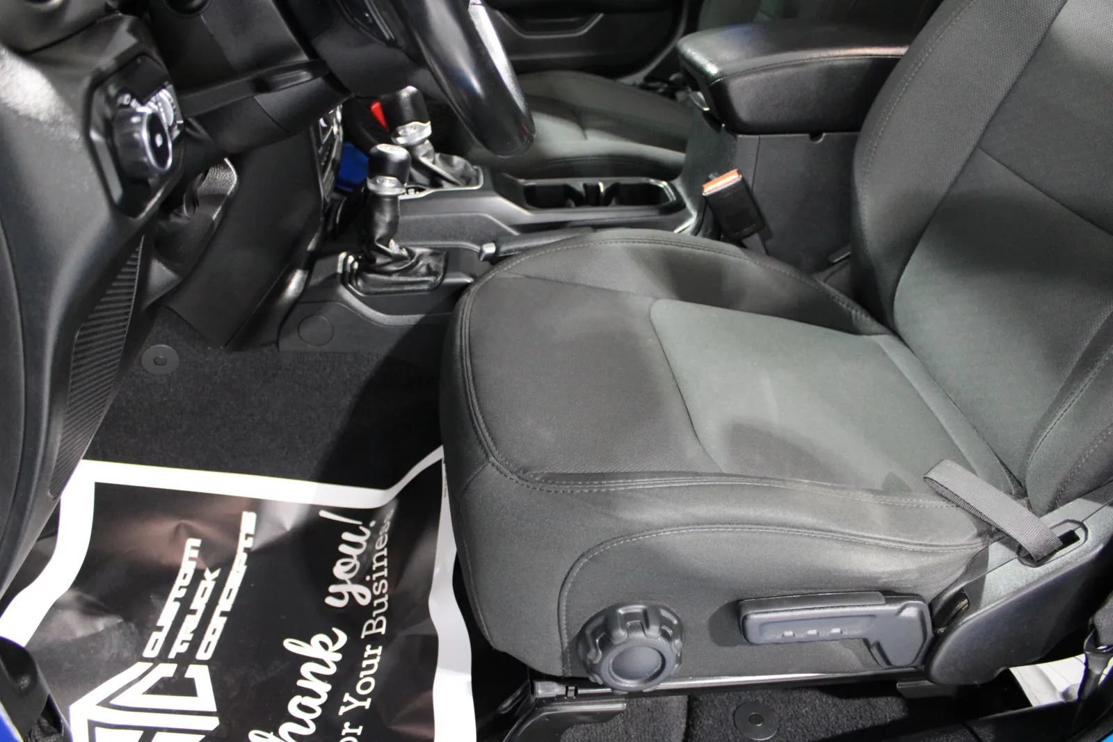 Used 2022 Jeep Wrangler Unlimited Sport AWD/4WD image 2