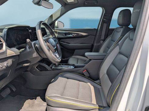 Used 2024 Chevrolet TrailBlazer ACTIV w/ Driver Confidence Package FWD image 17