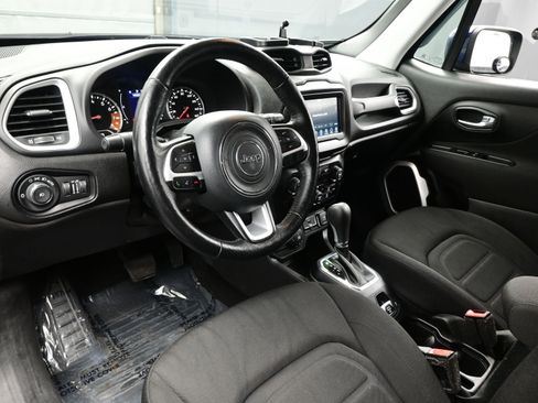 Used 2019 Jeep Renegade Latitude w/ Cold Weather Group image 13