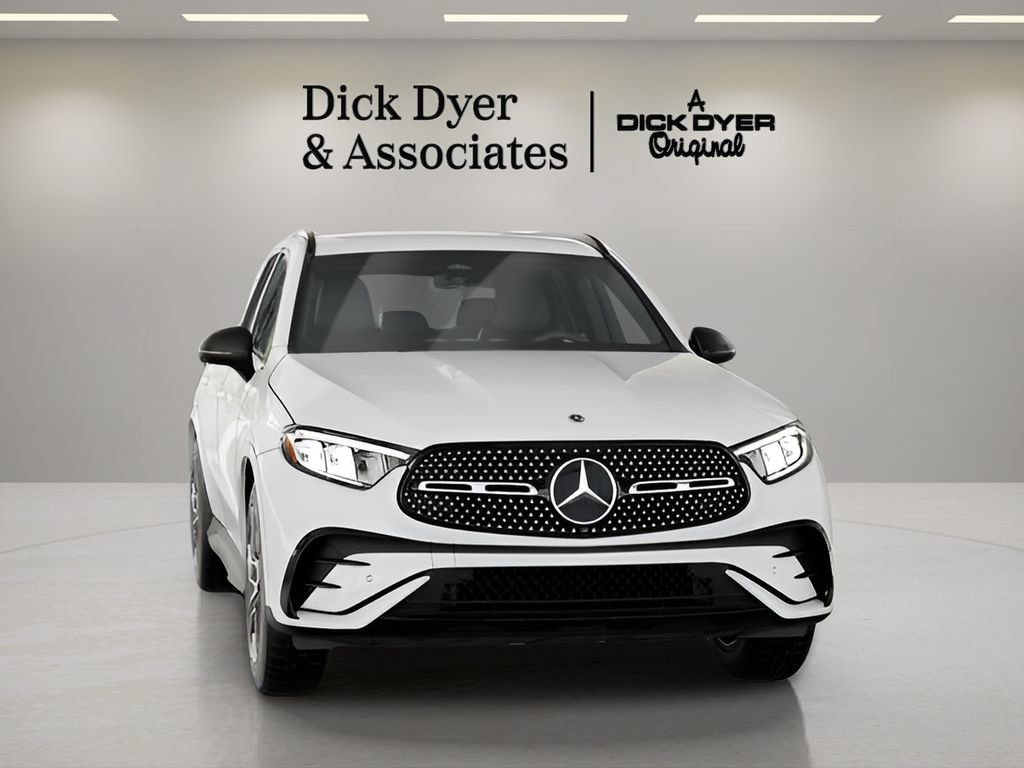 Used 2026 Mercedes-Benz GLC 300 image 38