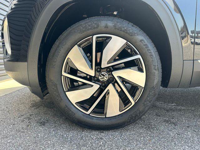 New 2025 Volkswagen Atlas SEL AWD/4WD image 9