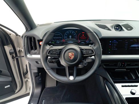 New 2026 Porsche Cayenne Coupe image 21