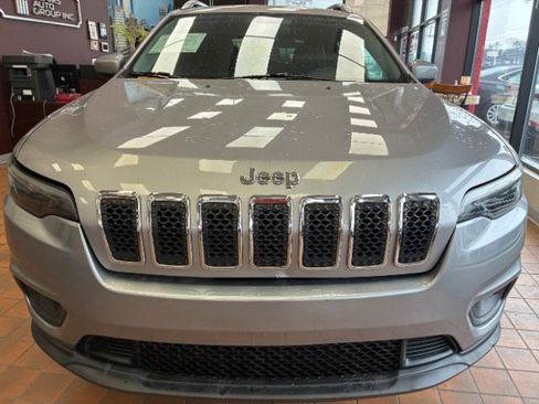 Used 2019 Jeep Cherokee Latitude Plus image 5