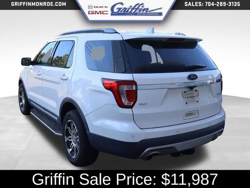 Used 2016 Ford Explorer XLT w/ Equipment Group 202A FWD image 4