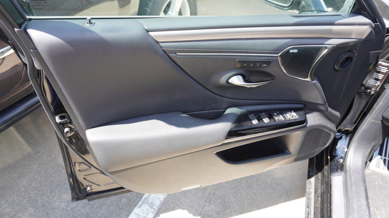 Used 2024 Lexus ES 300h F Sport w/ Accessory Package (Z2) FWD image 14