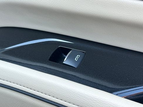 Certified 2024 Cadillac Escalade Premium Luxury image 21