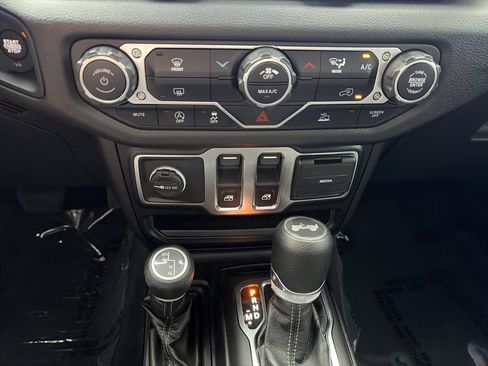 Used 2024 Jeep Wrangler Sport AWD/4WD image 23