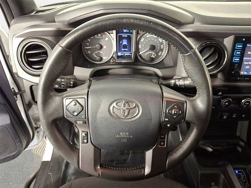 Used 2019 Toyota Tacoma TRD Sport image 23