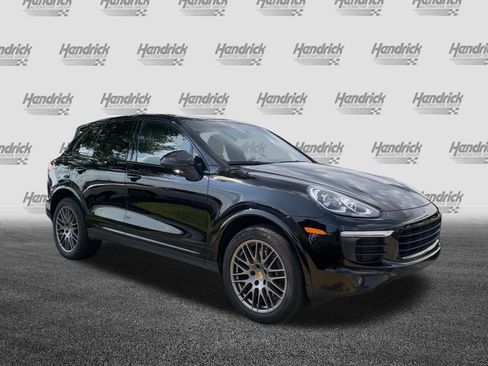 Used 2018 Porsche Cayenne Platinum Edition AWD/4WD image 2