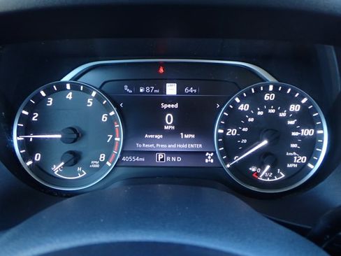 Used 2021 Nissan Titan SV w/ SV Convenience Package image 22