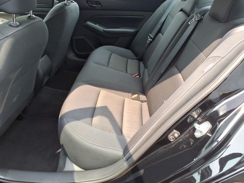 Used 2025 Nissan Altima 2.5 S FWD image 8