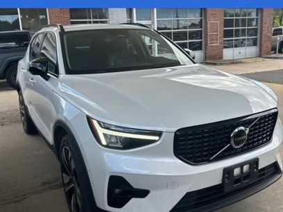 Used 2024 Volvo XC40 B5 Plus w/ Protection Package Premier