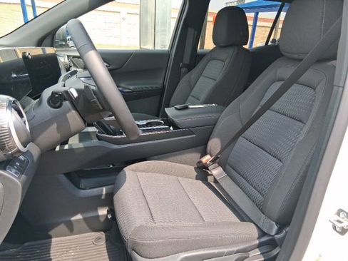 New 2026 Chevrolet Equinox LT w/ Safety and Technology Package FWD image 15
