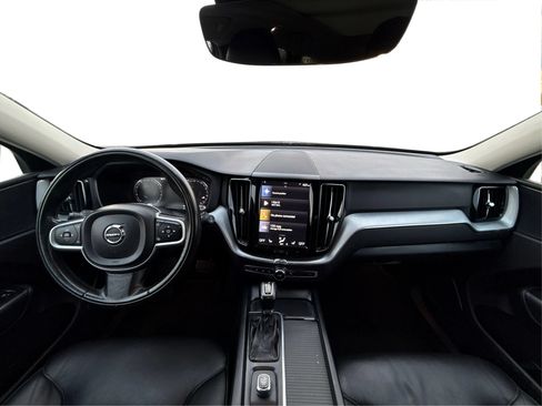 Used 2018 Volvo XC60 T5 Momentum w/ Vision Package AWD/4WD image 24