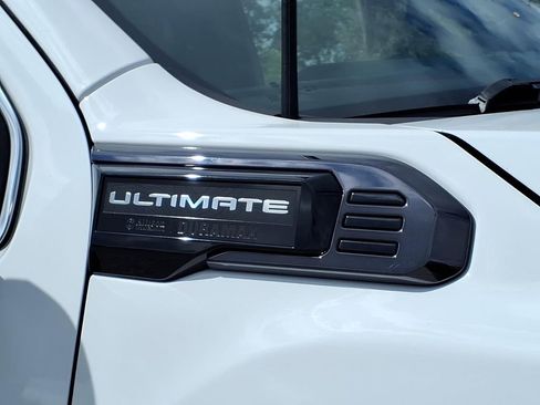 Used 2025 GMC Sierra 3500 Denali Ultimate AWD/4WD image 17