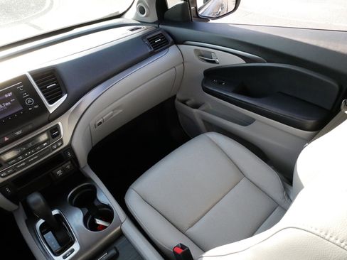 Used 2019 Honda Ridgeline RTL image 11