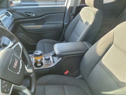 Used 2023 GMC Acadia SLE w/ Driver Convenience Package image 9