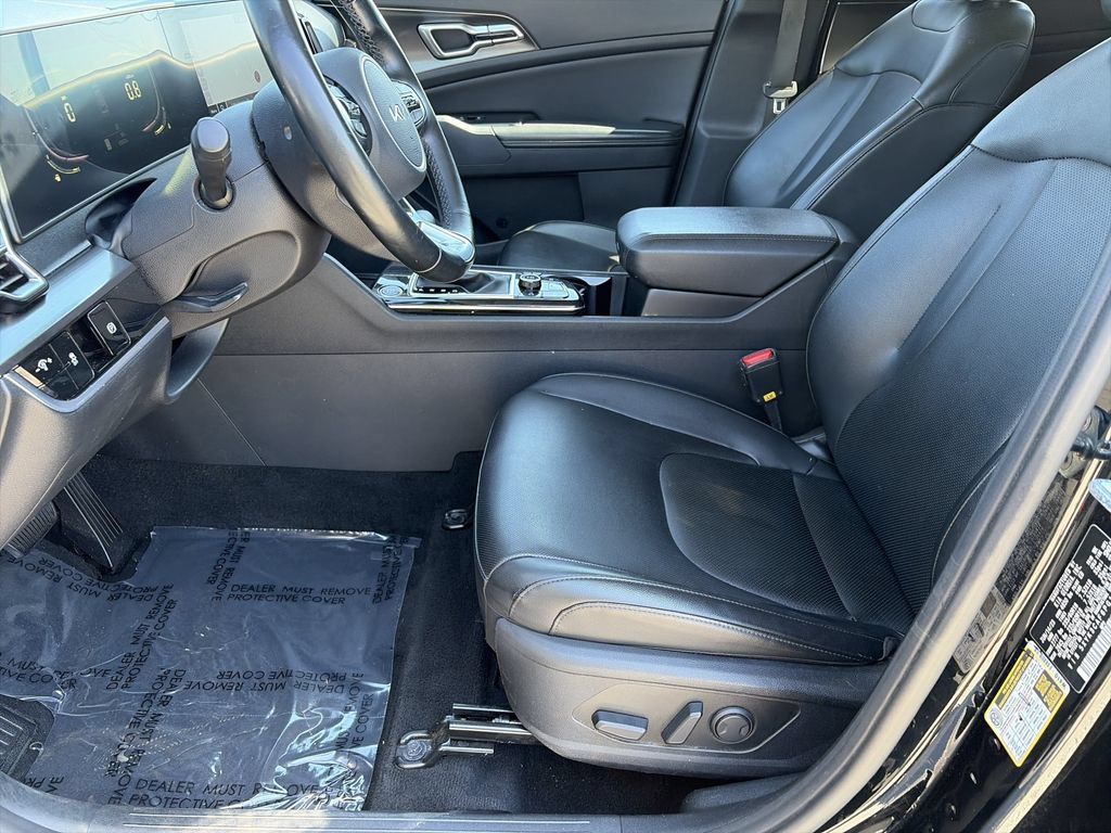 Used 2023 Kia Sportage EX AWD/4WD image 17