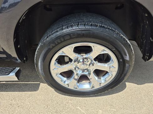 Used 2014 RAM 1500 Laramie RWD image 10