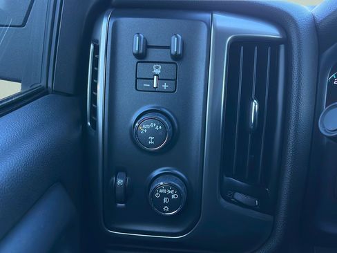 Used 2018 Chevrolet Silverado 1500 LT w/ All Star Edition image 20