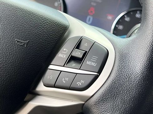 Used 2022 Ford Explorer XLT w/ Equipment Group 202A AWD/4WD image 19
