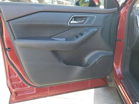 Used 2023 Nissan Rogue Platinum w/ Platinum Premium Package image 17