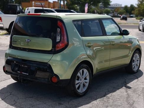 Used 2016 Kia Soul + FWD image 14