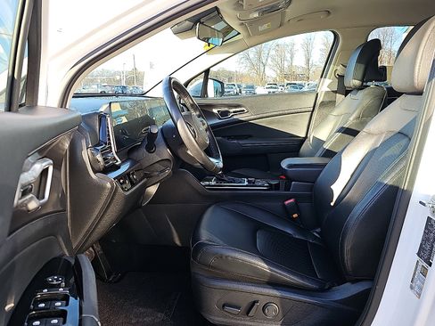 Used 2023 Kia Sportage EX image 14