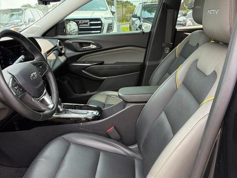 Used 2024 Chevrolet Trax ACTIV w/ Driver Confidence Package FWD image 5